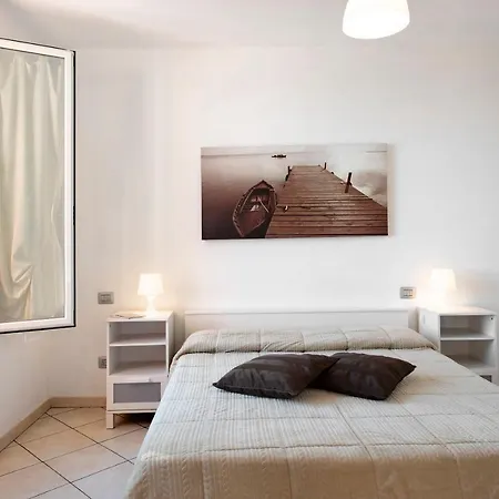 Trilocale In Vista Mare 3 アパート ヴァラッツェ