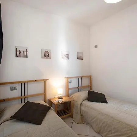 Trilocale In Vista Mare 3 ヴァラッツェ